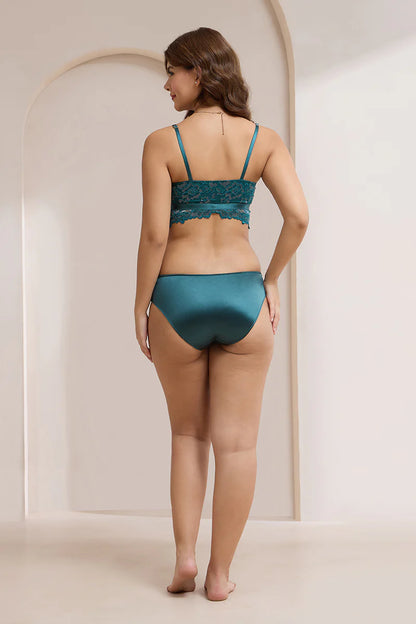 Amante  Femme Lace Padded Non-Wired Demi Bra 06001